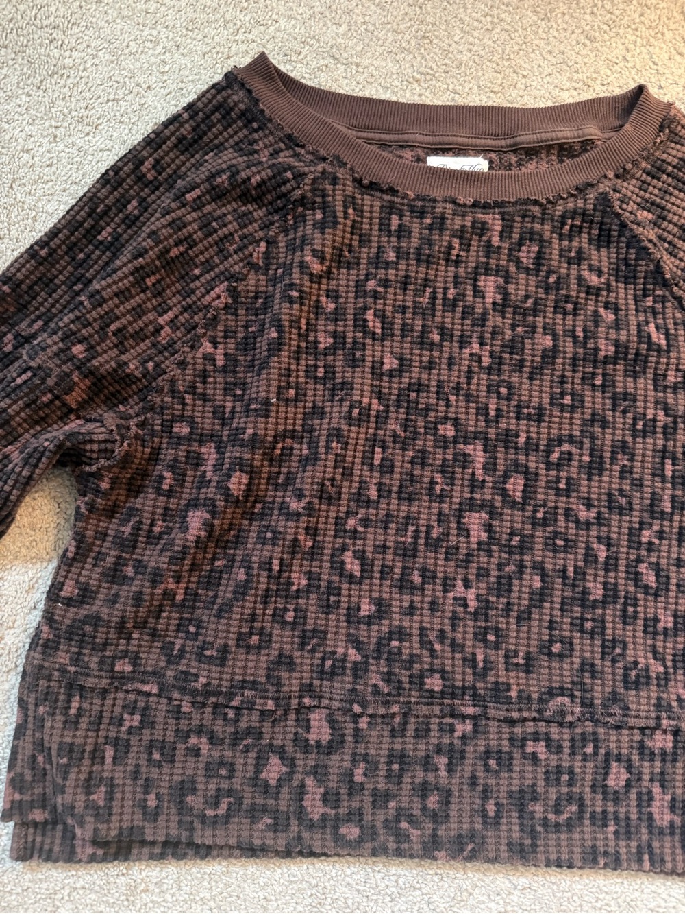 American Age Brown and Dusty Rose Leopard Waffle-Knit Crewneck Sweater